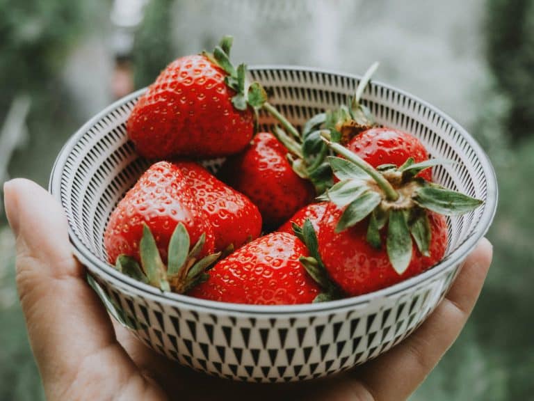 Королева ягод клубника-польза и вред для здоровья- Goodfoodinfo.net